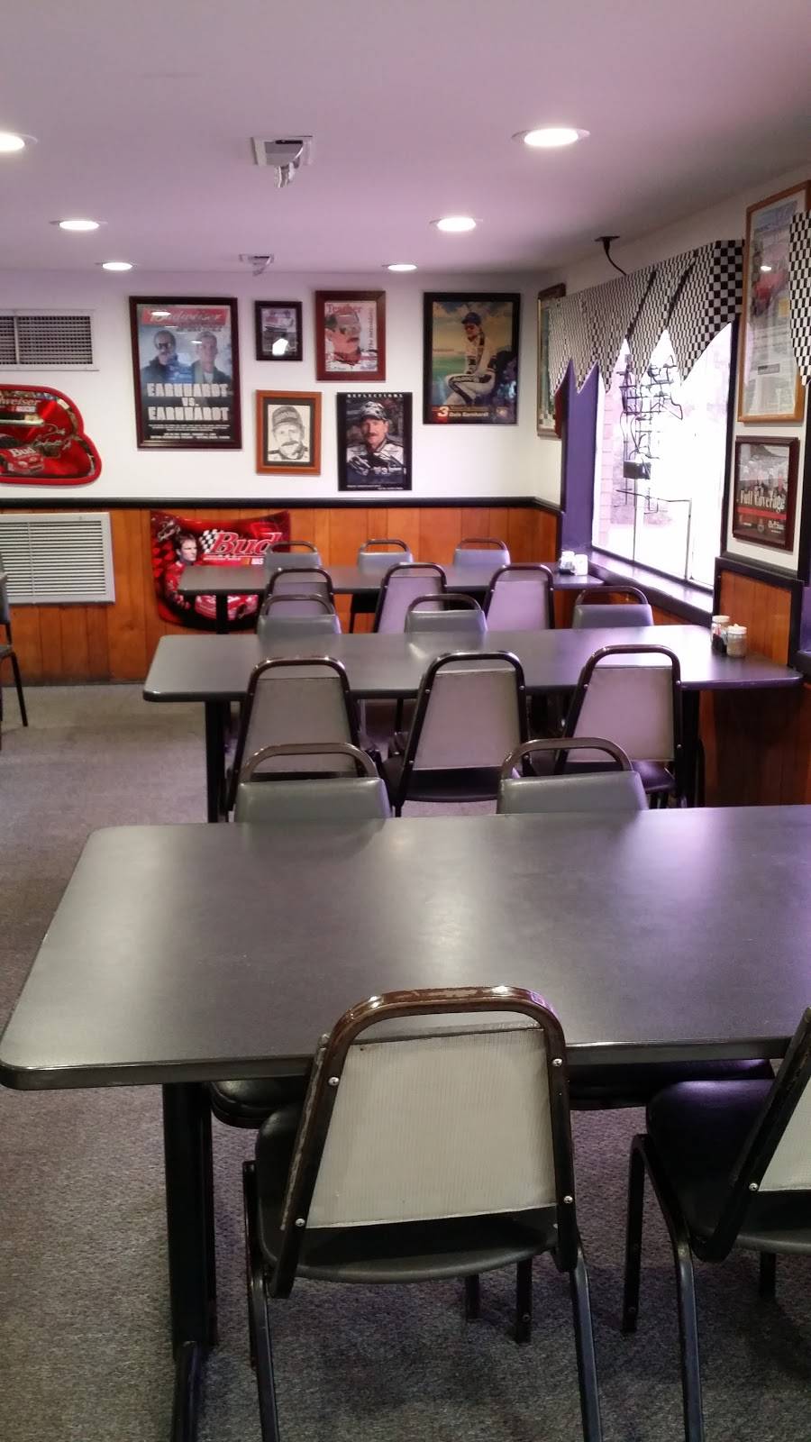 Raceway Grill | restaurant | 1207 Harry Byrd Hwy, Darlington, SC 29532, USA | 8433939212 OR +1 843-393-9212