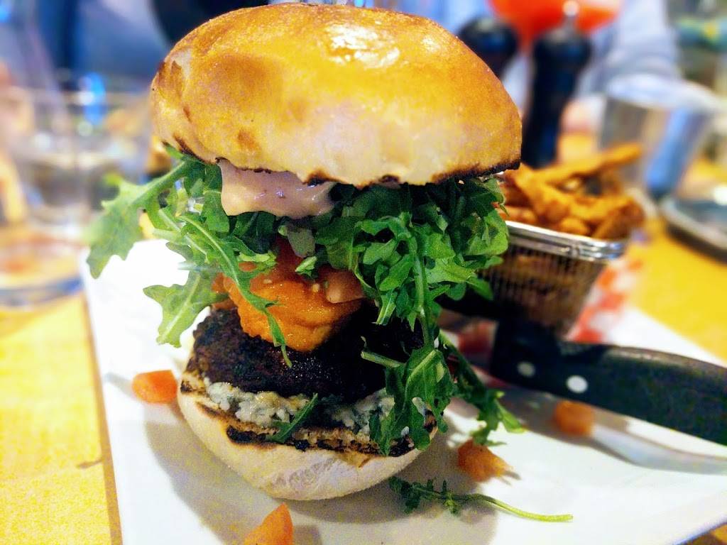 Le Shack Du Pêcheur La Prairie | restaurant | 1119 Boulevard Taschereau, La Prairie, QC J5R 1W9, Canada | 4509073558 OR +1 450-907-3558