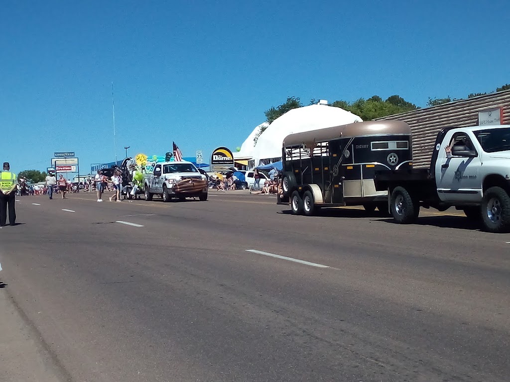 Sonic Drive-In | restaurant | 640 E Deuce of Clubs, Show Low, AZ 85901, USA | 9285372690 OR +1 928-537-2690