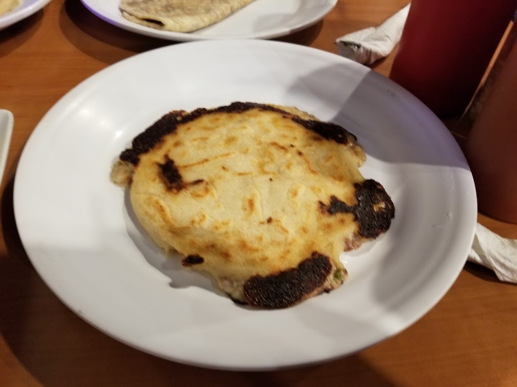 El Chero Restaurant | restaurant | 1832 Hubbell Ave, Des Moines, IA 50316, USA | 5152161073 OR +1 515-216-1073