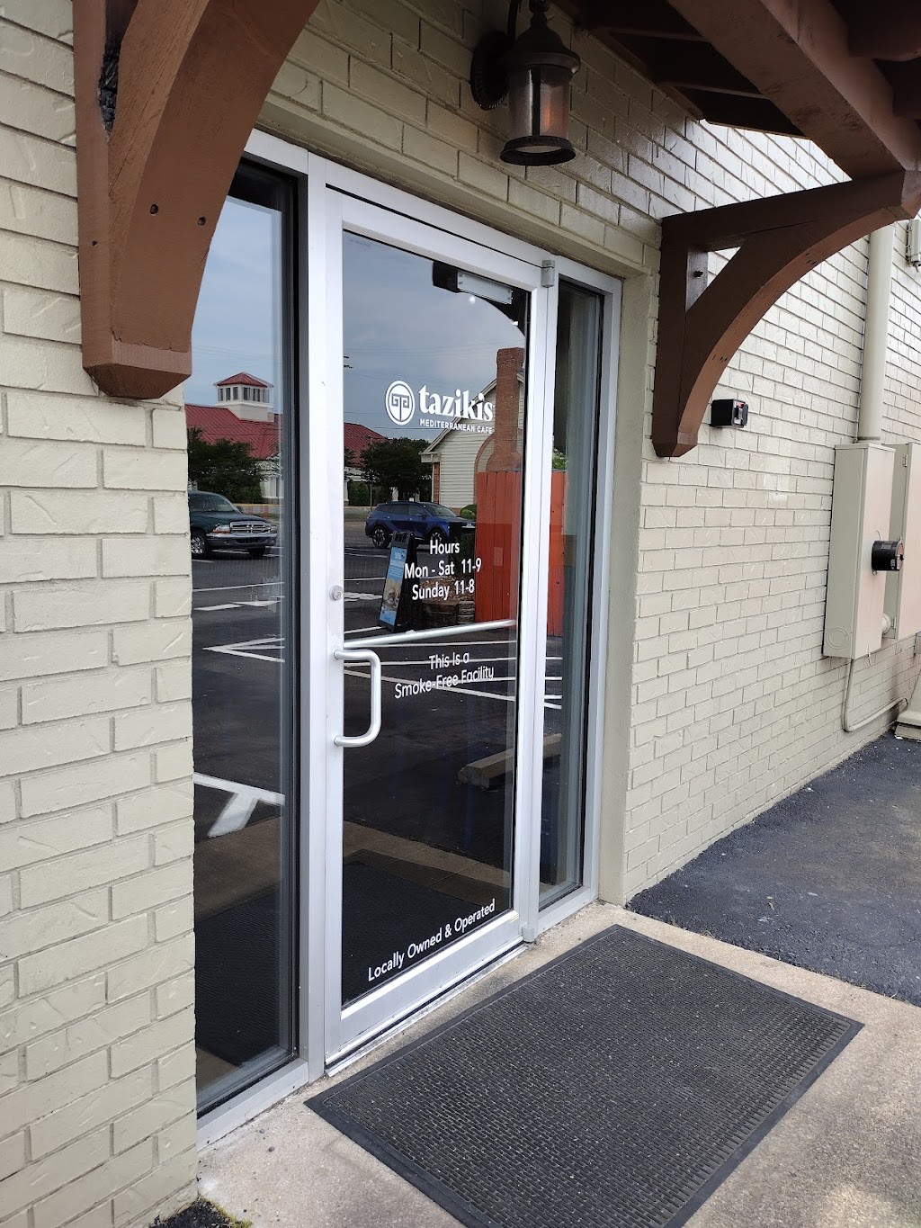 Tazikis Mediterranean Cafe - Conway | restaurant | 724 Oak St, Conway, AR 72032, USA | 5013271829 OR +1 501-327-1829