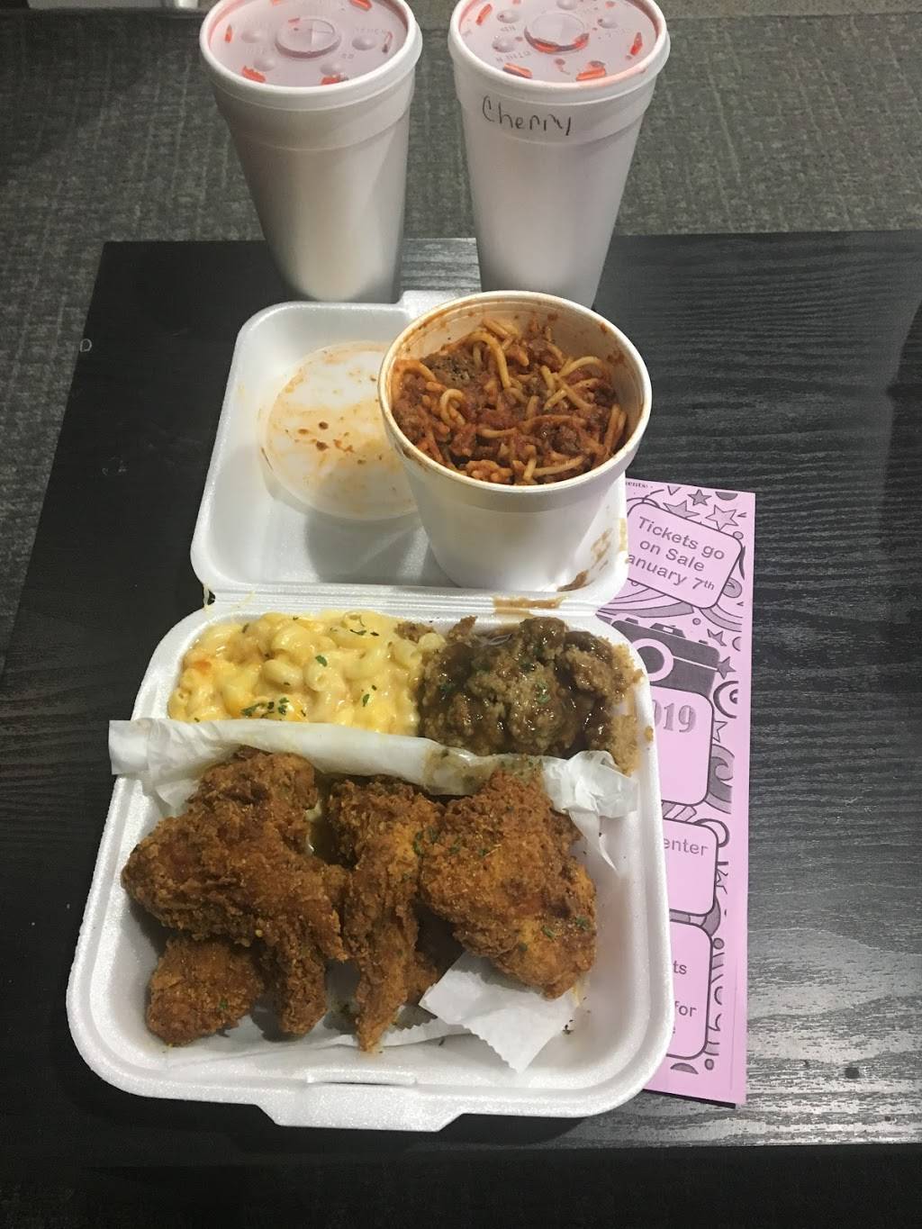 Claytons Kitchen & Catering | restaurant | 23513 Plymouth Rd, Redford Charter Twp, MI 48239, USA | 3135433233 OR +1 313-543-3233