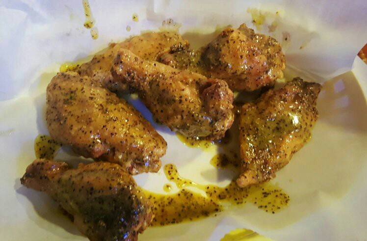 Mikes Ice House | restaurant | 8746 Lipan Rd, Houston, TX 77063, USA | 7137826571 OR +1 713-782-6571