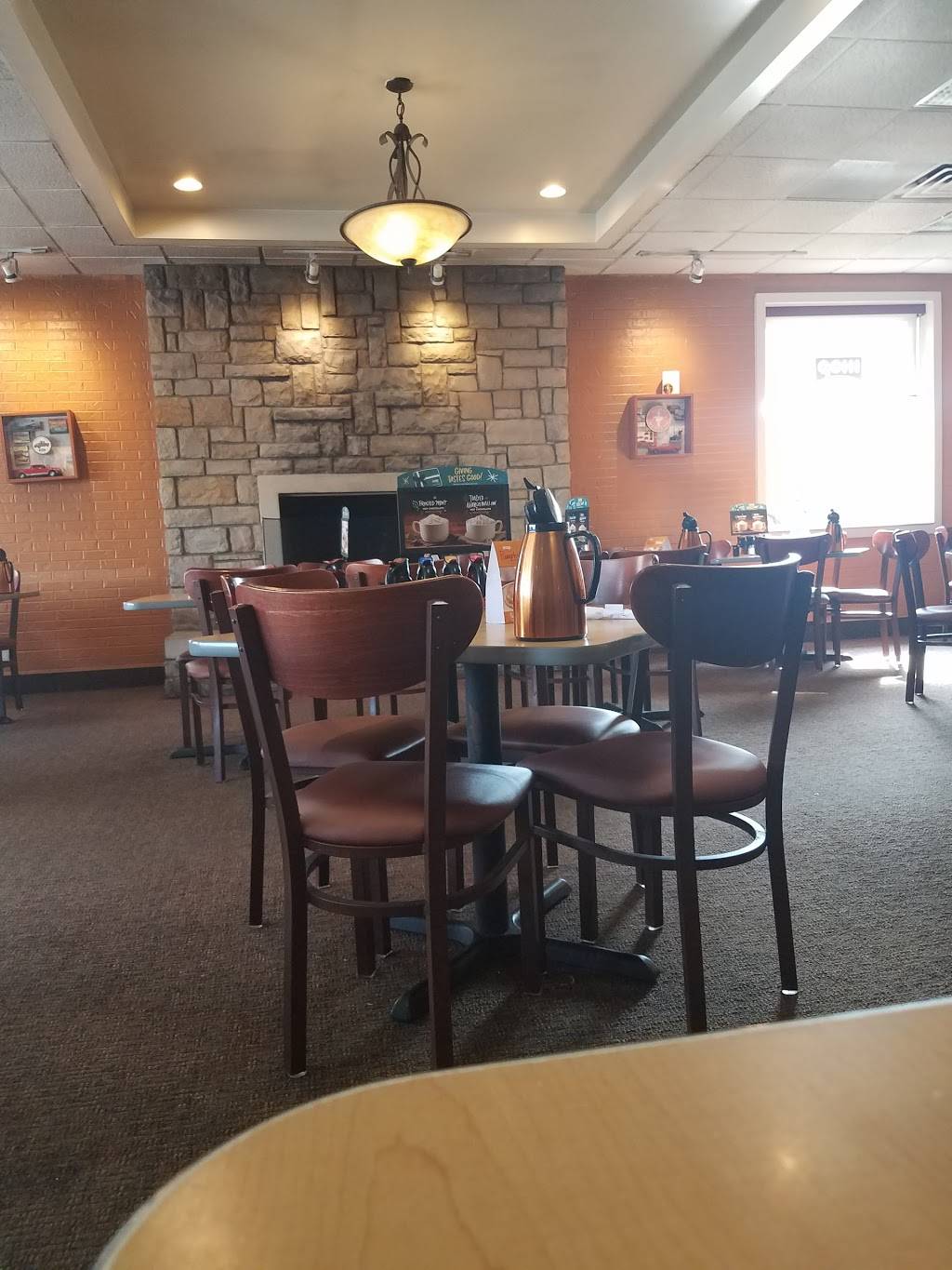 IHOP | bakery | 24140 Ford Rd, Dearborn Heights, MI 48127, USA | 3132740577 OR +1 313-274-0577