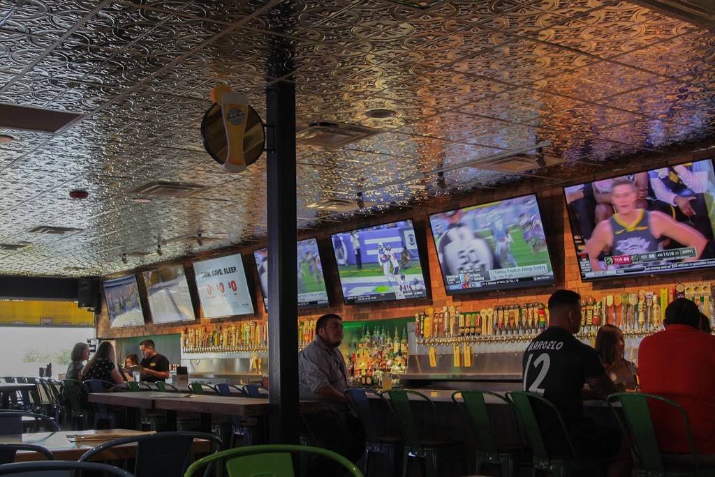 The Union Draft House Canyons | restaurant | 7470 Cimarron Plaza, El Paso, TX 79911, USA | 9156005165 OR +1 915-600-5165