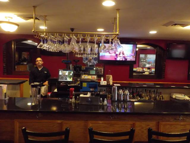 Aprils Restaurant Pub & Grill | restaurant | 41 Buffum St, Lynn, MA 01902, USA | 7817806968 OR +1 781-780-6968