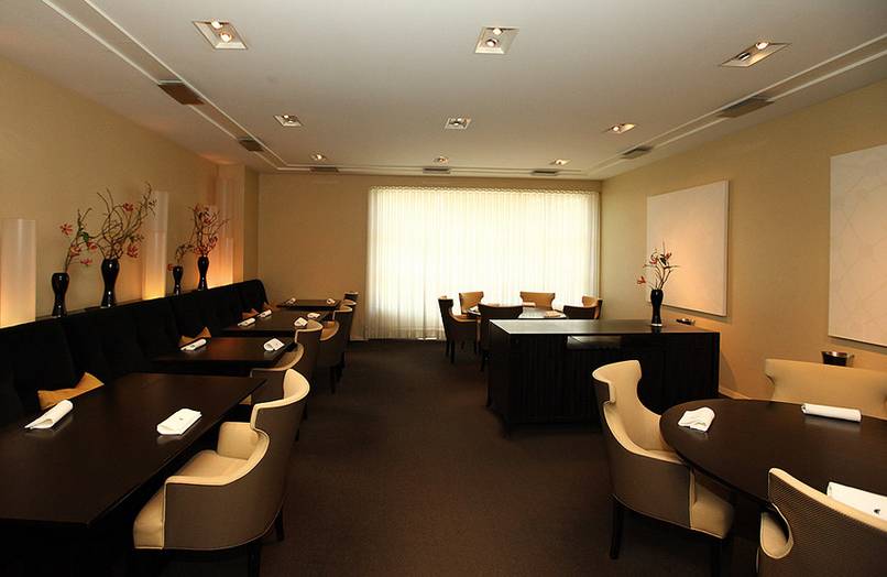 Alinea | restaurant | 1723 N Halsted St, Chicago, IL 60614, USA | 3128670110 OR +1 312-867-0110