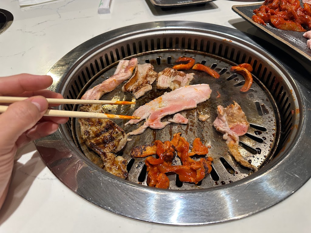 Shinhwa Korean Steakhouse | restaurant | 2181 Snelling Ave N, Roseville, MN 55113, USA | 6515835688 OR +1 651-583-5688