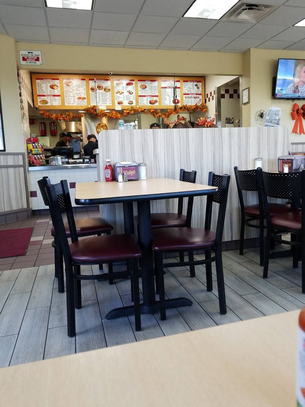 Vickys | restaurant | 8320 Limonite Ave, Riverside, CA 92509, USA | 9513608400 OR +1 951-360-8400