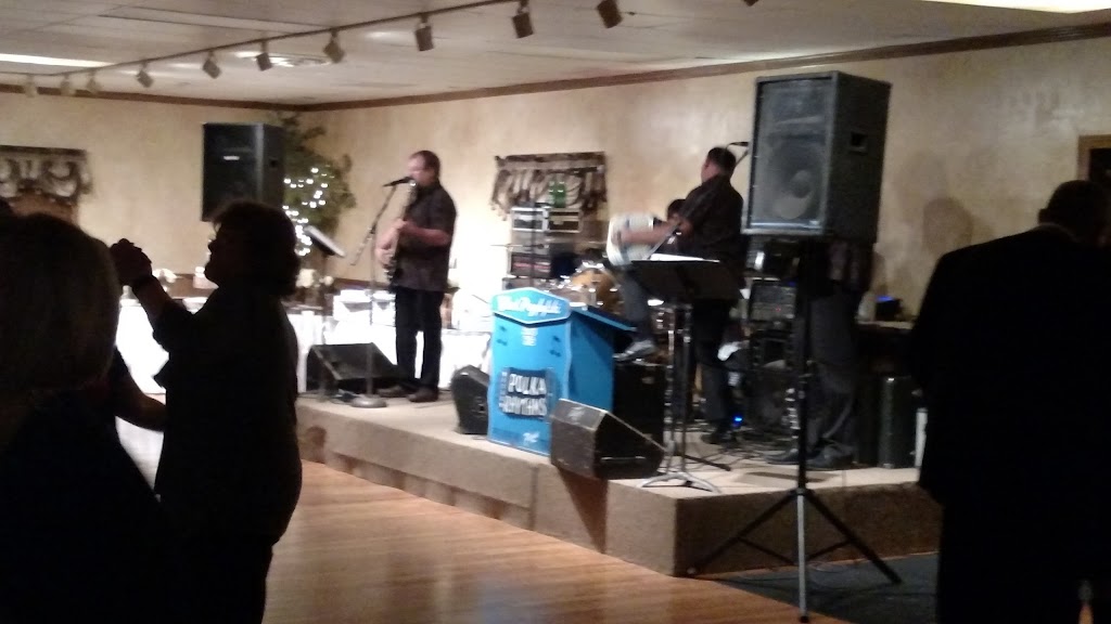 Romys Nitingale | restaurant | W5670 County Rd A, Black Creek, WI 54106, USA | 9209843631 OR +1 920-984-3631