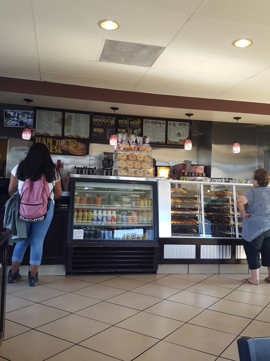 Winchells Donut House | cafe | 4000 E. Firestone Blvd, South Gate, CA 90280, USA | 3233579953 OR +1 323-357-9953