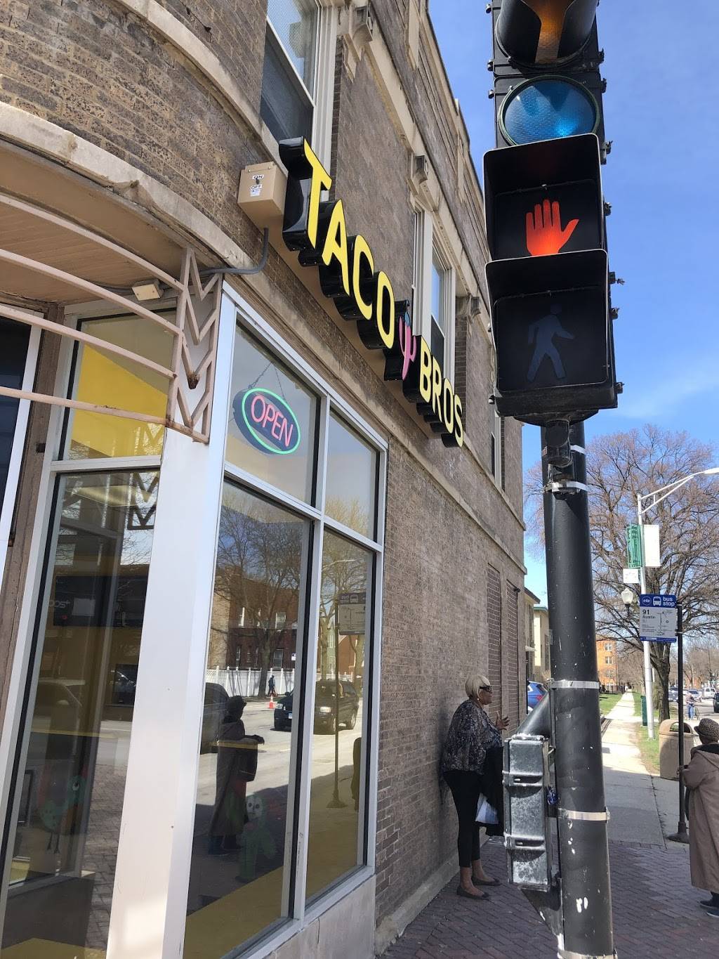 Taco Bros | restaurant | 2 Chicago Ave, Oak Park, IL 60302, USA | 7086135384 OR +1 708-613-5384