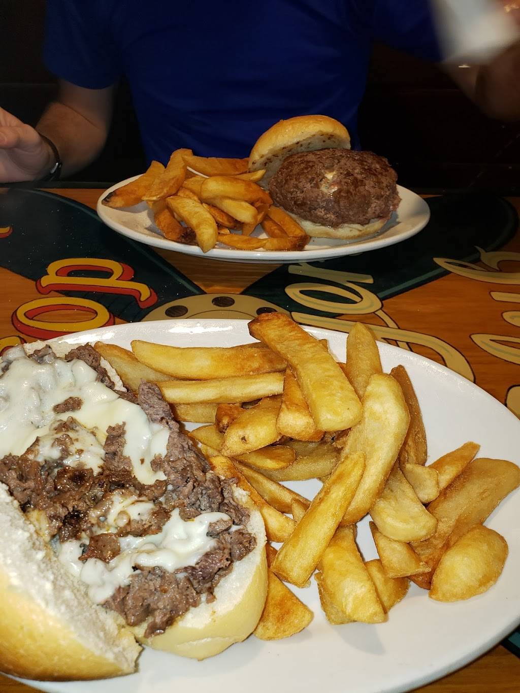 Lindburgers | restaurant | 9834 Glades Rd, Boca Raton, FL 33434, USA | 5612185557 OR +1 561-218-5557