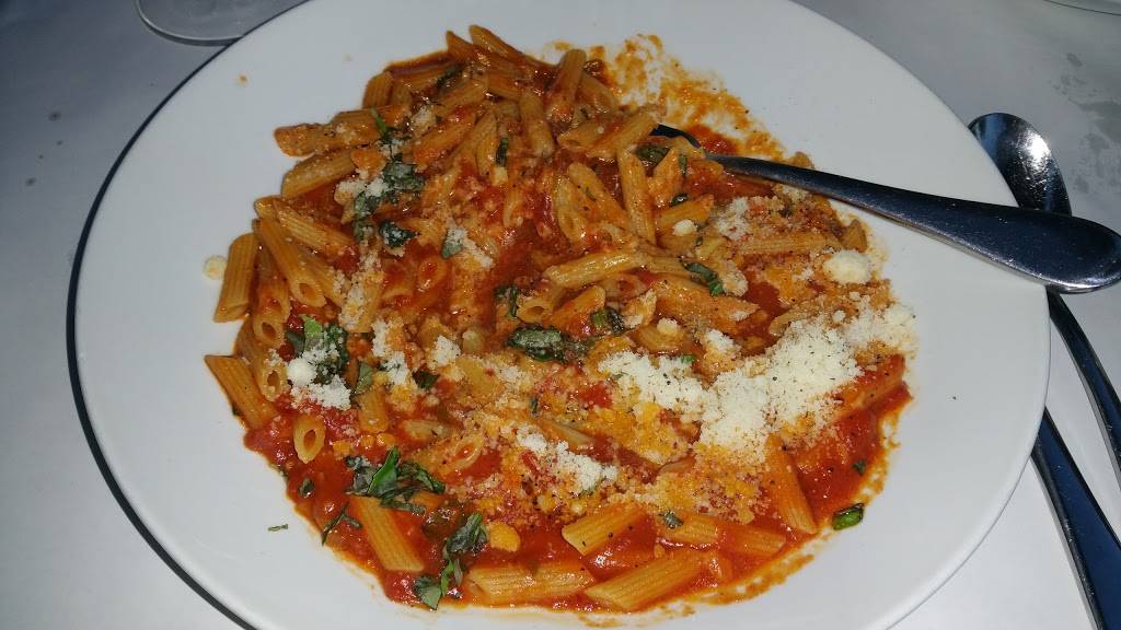 Ristorante Lupo | restaurant | 1920 Rue Léonard-de-Vinci #102, Sainte-Julie, QC J3E 1Y8, Canada | 4506853685 OR +1 450-685-3685