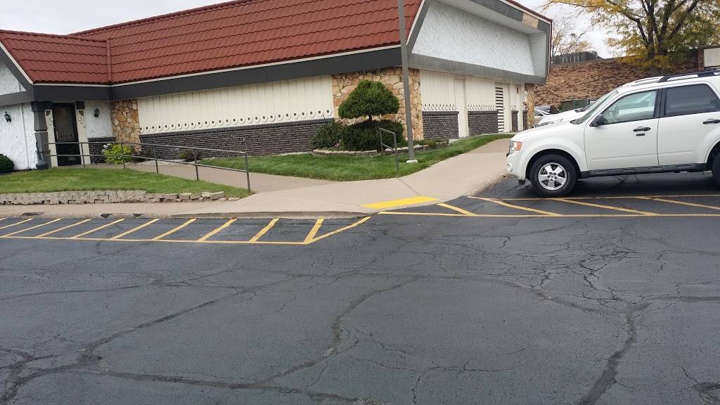 Family Restaurant | restaurant | 902 W Kimberly Rd, Davenport, IA 52806, USA | 5633861004 OR +1 563-386-1004