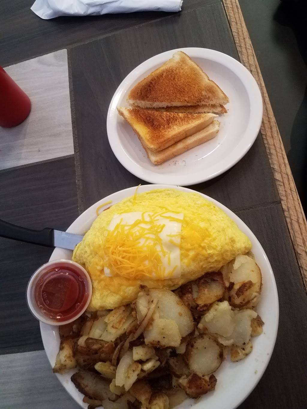 Kellys Family Diner | restaurant | 2131 S Broadway, Wichita, KS 67211, USA | 3169789255 OR +1 316-978-9255