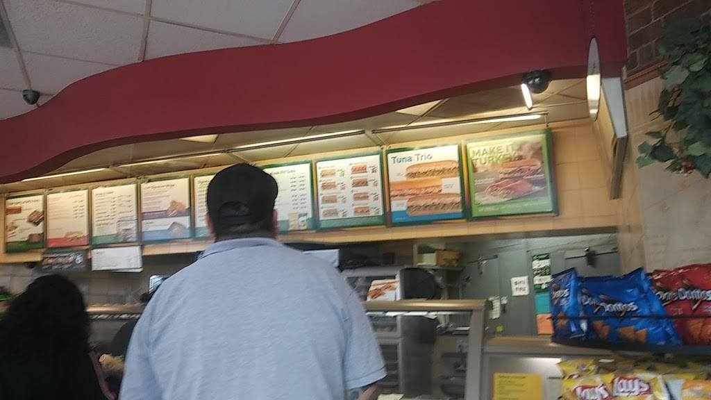 Subway Restaurants | restaurant | 1720 Rosecrans Ave, Compton, CA 90220, USA | 3106392585 OR +1 310-639-2585