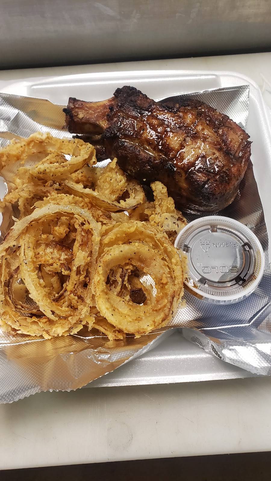 Buckets Burgers & Beer Garden | restaurant | 2014 S WW White Rd, San Antonio, TX 78222, USA | 2102512232 OR +1 210-251-2232