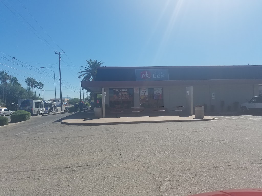 Jack in the Box | restaurant | 3326 E Grant Rd, Tucson, AZ 85716, USA | 5203268711 OR +1 520-326-8711