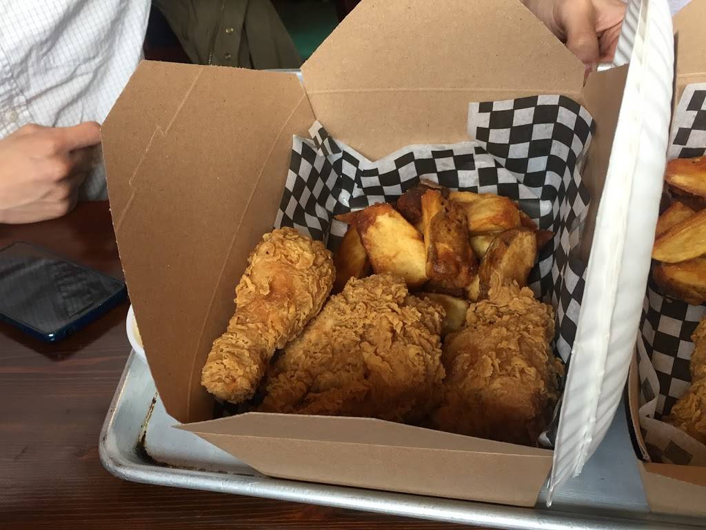 Quick Chicken Pickup | restaurant | 35 Macdonell St, Guelph, ON N1H 2Z4, Canada | 5192652882 OR +1 519-265-2882