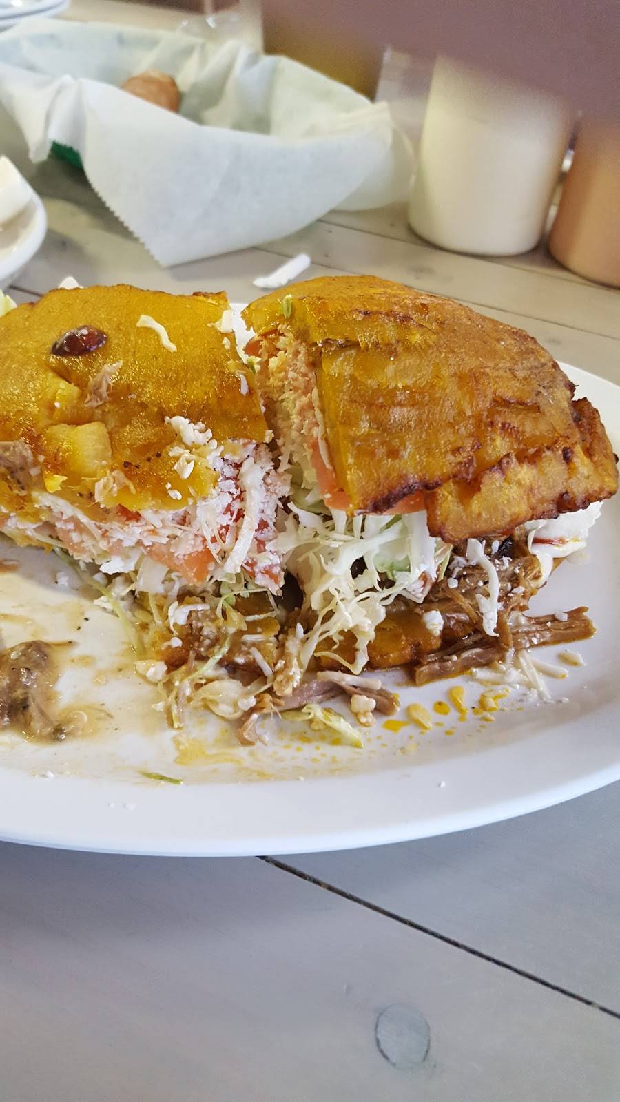 Taka Takas Café | restaurant | 9318 E Colonial Dr, Orlando, FL 32817, USA | 4076015957 OR +1 407-601-5957