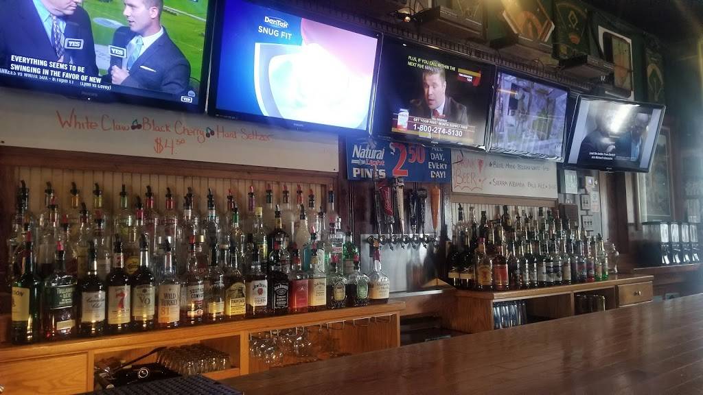 Franks Willow Inn Bar &Grill | restaurant | 421 Main St, East Hartford, CT 06118, USA | 8605689530 OR +1 860-568-9530