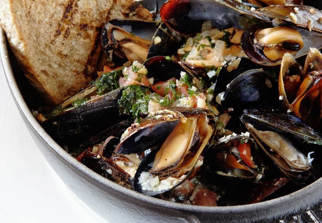 Roosters Wood-fired Kitchen - Southpark | restaurant | 6601 Morrison Blvd, Charlotte, NC 28211, USA | 7043668688 OR +1 704-366-8688