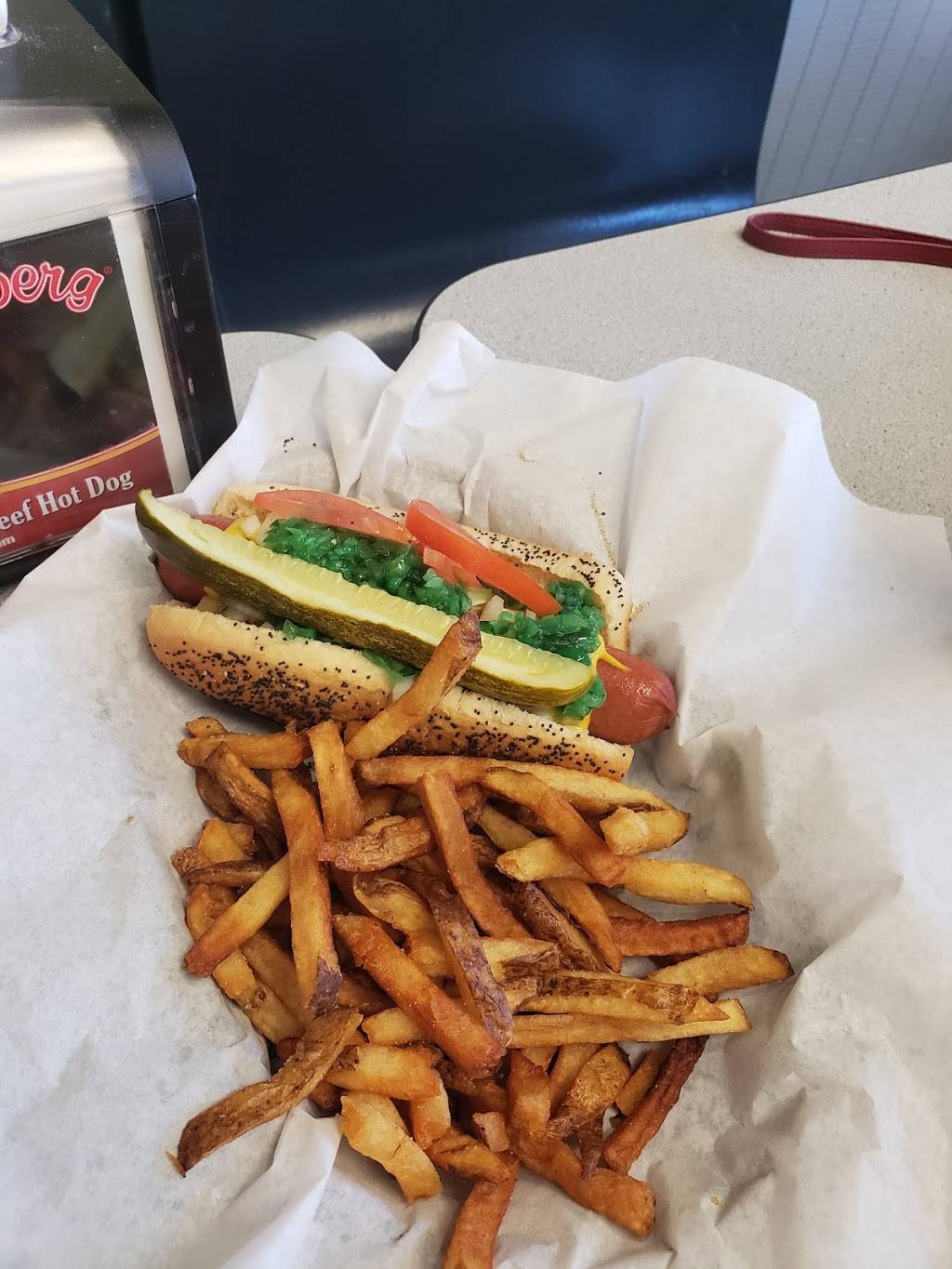 Dogs on the Chain | restaurant | 10 S US-12, Fox Lake, IL 60020, USA | 8476295108 OR +1 847-629-5108