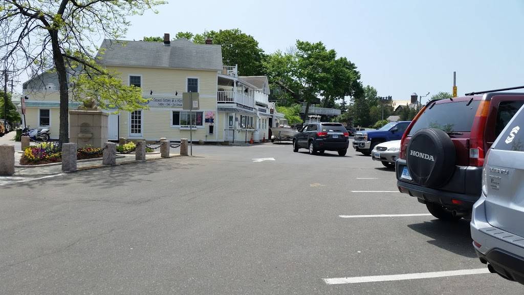 Stony Creek Marine & Cuisine | restaurant | 4 Indian Point Rd, Branford, CT 06405, USA | 2034812836 OR +1 203-481-2836