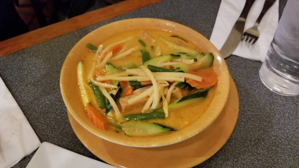 Baan Thai Kitchen | restaurant | 1950 Hendersonville Rd, Asheville, NC 28803, USA | 8286762995 OR +1 828-676-2995