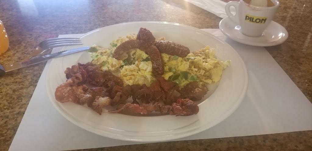 Cristys Cafe | restaurant | 9801 NW 79th Ave, Hialeah Gardens, FL 33016, USA | 3058228787 OR +1 305-822-8787