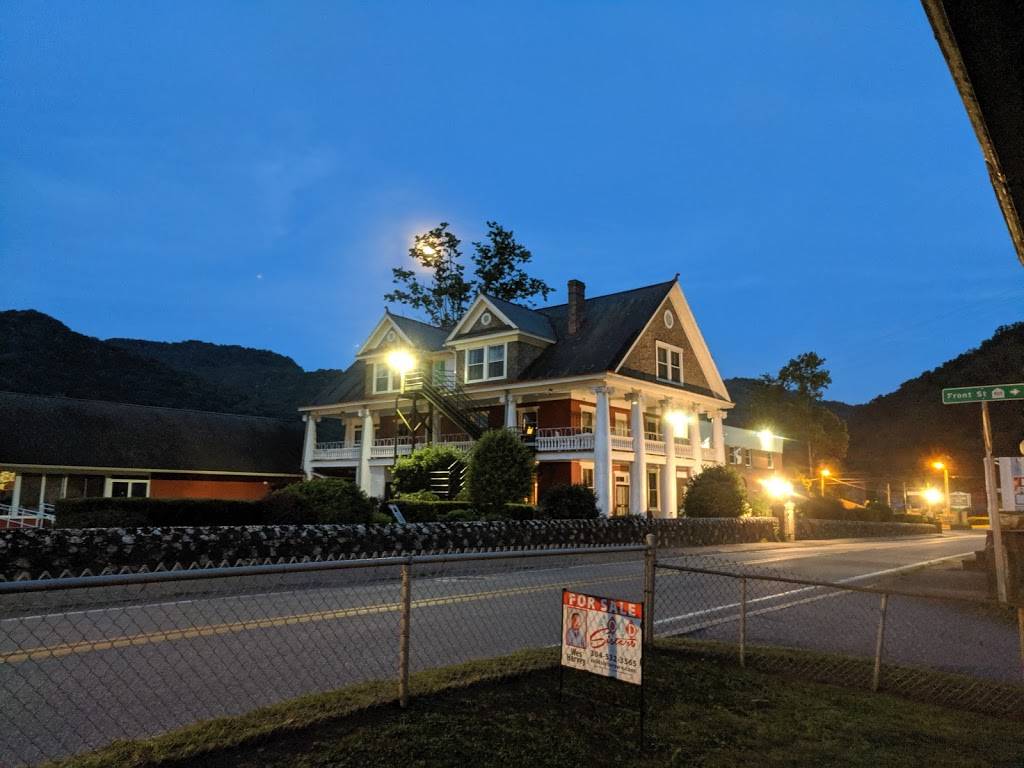 Glen Ferris Inn | restaurant | 9022 Midland Trail, Route 60, Glen Ferris, WV 25090, USA | 3046321111 OR +1 304-632-1111