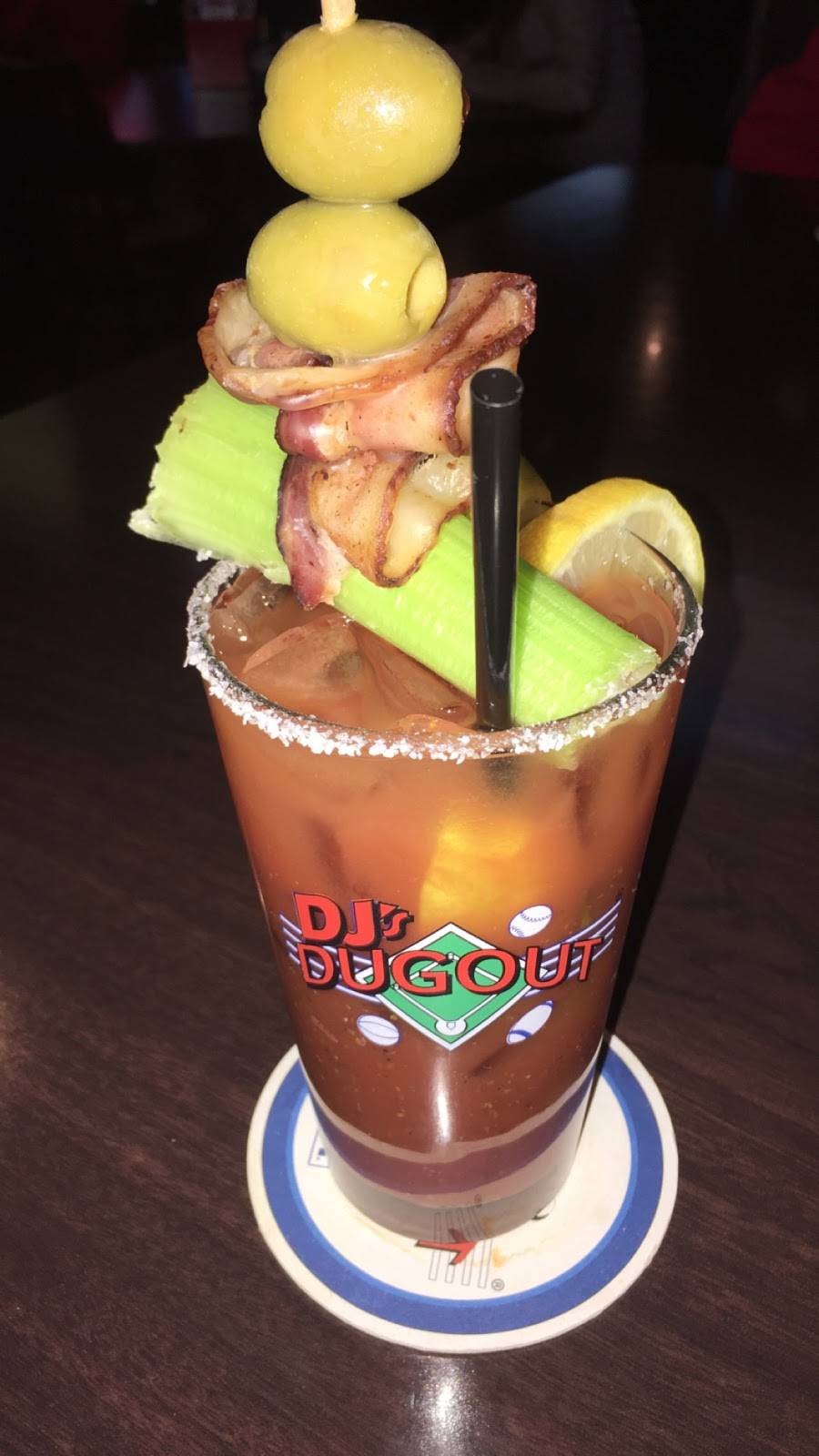 DJs Dugout Sports Bar - Aksarben Village | restaurant | 2102 S 67th St, Omaha, NE 68106, USA | 4029333533 OR +1 402-933-3533