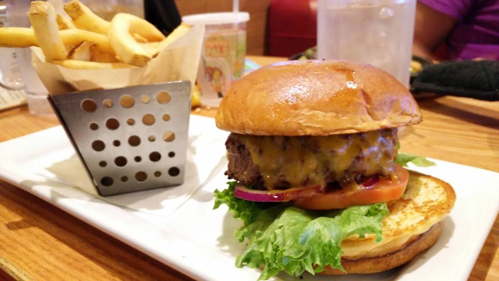 Chilis Grill & Bar | meal takeaway | 3401 Dale Rd, Modesto, CA 95356, USA | 2095265985 OR +1 209-526-5985