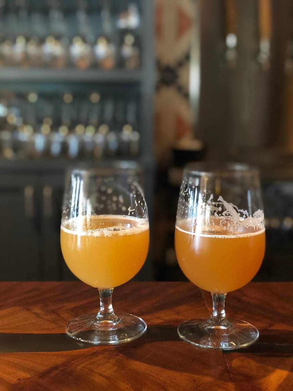 Oddwood Ales | restaurant | 5703, 3108 Manor Rd, Austin, TX 78723, USA | 5122200612 OR +1 512-220-0612