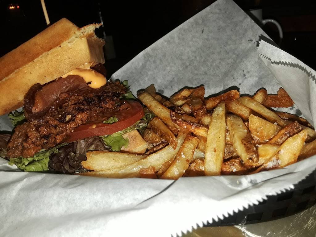 The World Famous | restaurant | 351 N Hull St, Athens, GA 30601, USA | 7065434002 OR +1 706-543-4002