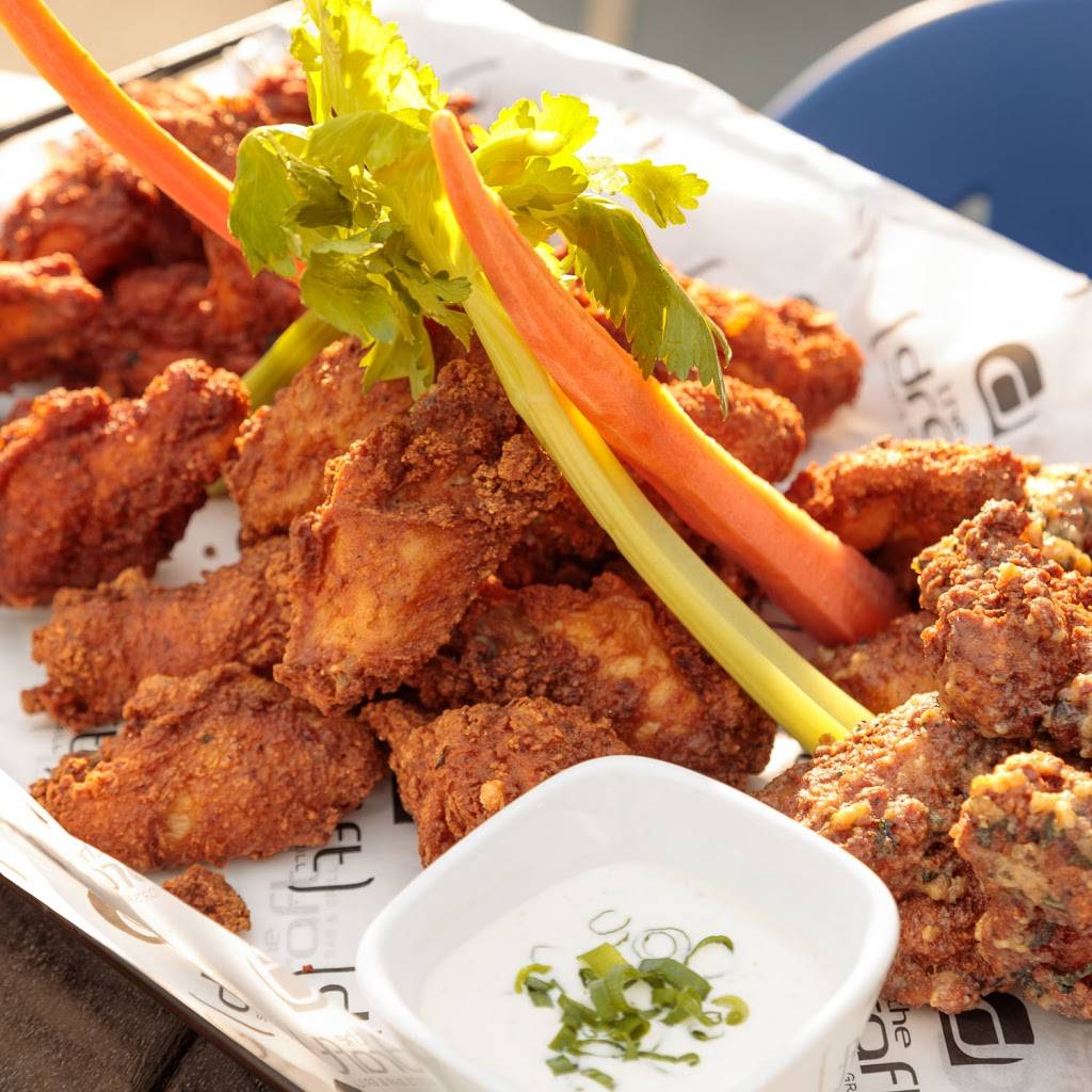 The Draft Sports Bar & Grill | restaurant | 10200 Quil Ceda Blvd, Tulalip, WA 98271, USA | 3607161625 OR +1 360-716-1625