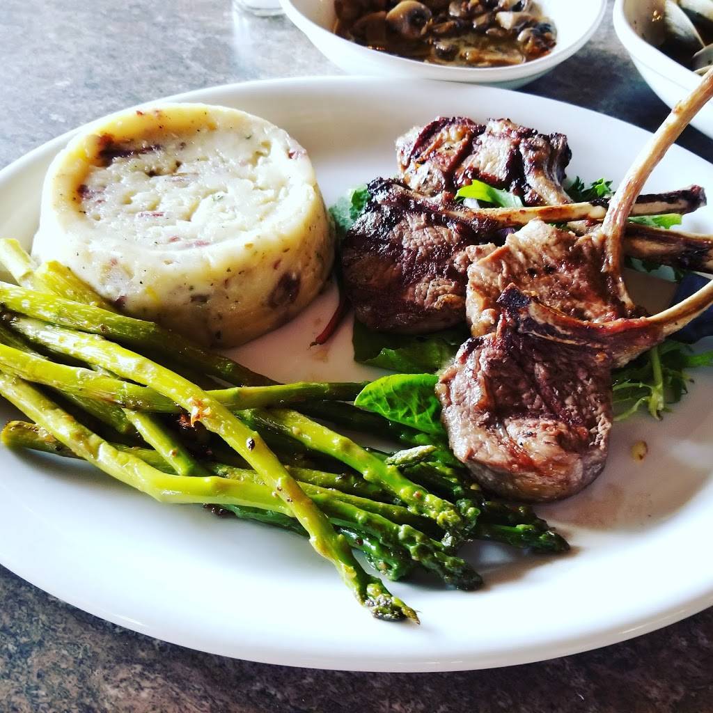 Bucci & Murrays Pub on the Harbor | restaurant | 13 Harbourside Ln building 2 C&D, Hilton Head Island, SC 29928, USA | 8437853300 OR +1 843-785-3300