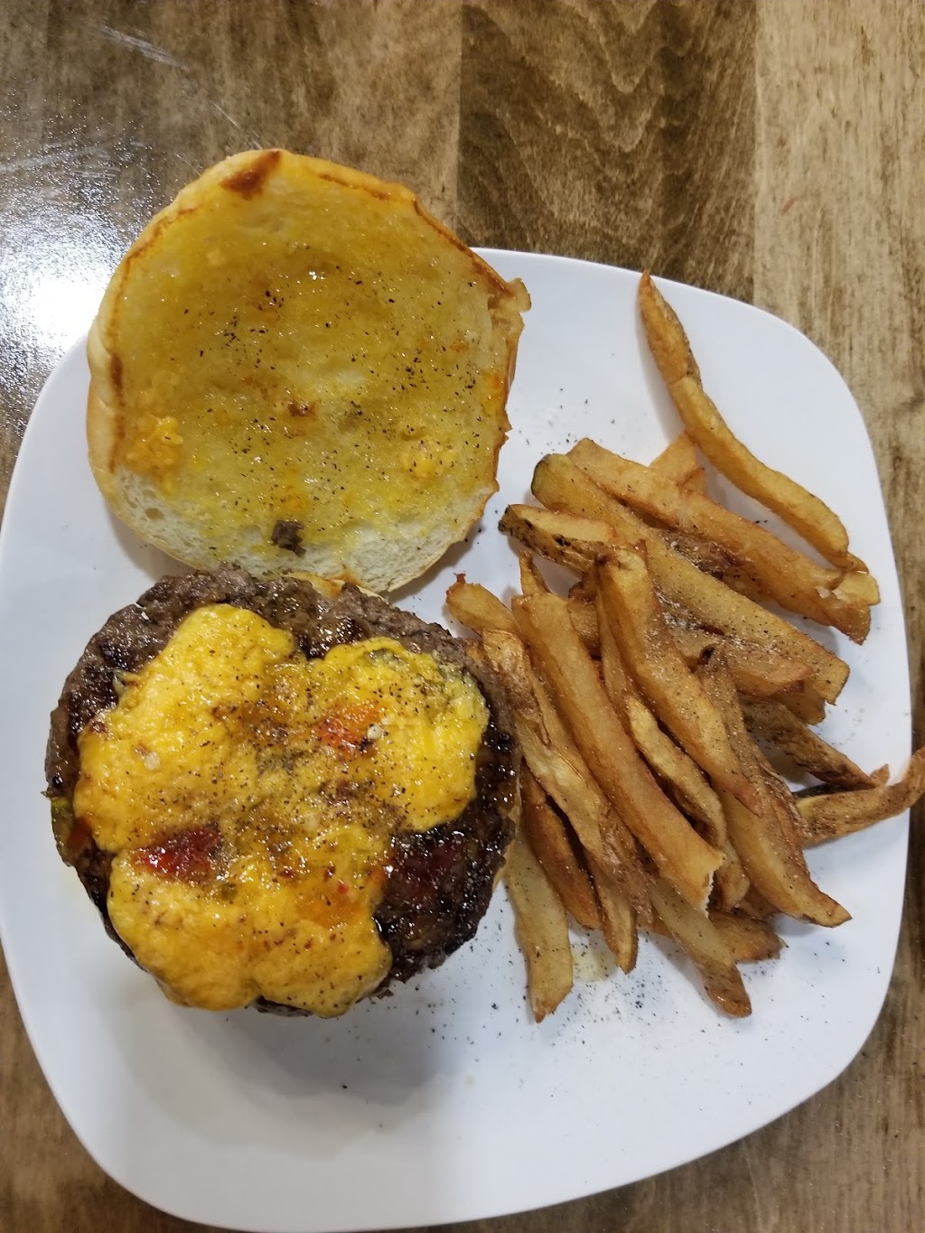 DHG Grill | restaurant | 19470 GA-85, Gay, GA 30218, USA | 7069773736 OR +1 706-977-3736