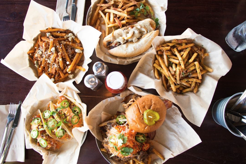 Broderick Roadhouse | restaurant | 6241 Fair Oaks Blvd, Carmichael, CA 95608, USA | 9165505080 OR +1 916-550-5080