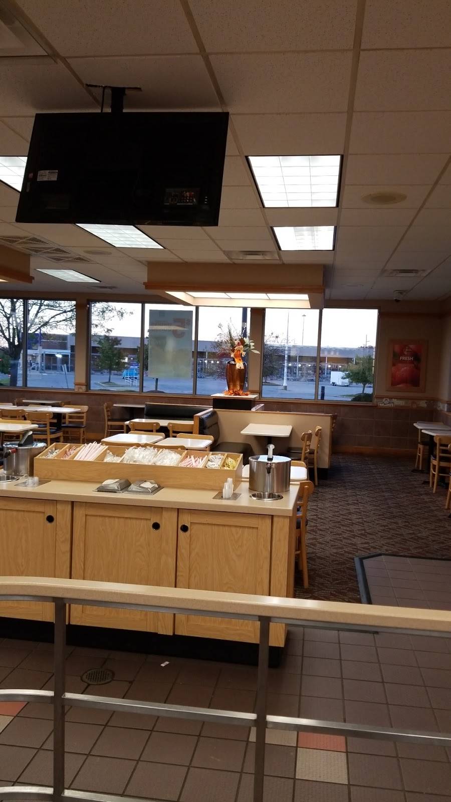 Wendys | restaurant | 10741 Fischer Park Dr, Louisville, KY 40241, USA | 5024127403 OR +1 502-412-7403