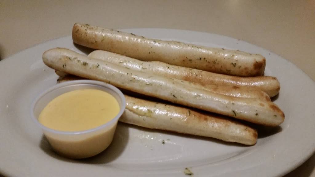 Pizza King | restaurant | 1705 N Walnut St, Hartford City, IN 47348, USA | 7653481388 OR +1 765-348-1388