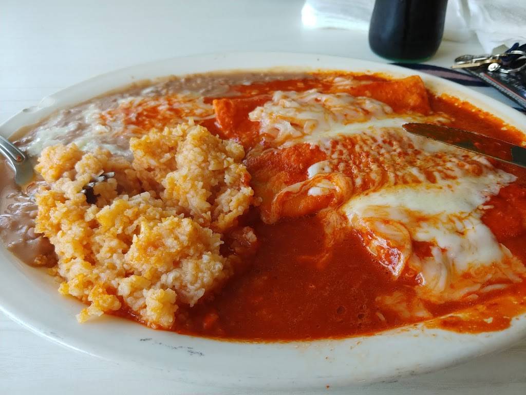 Cucas Restaurant | restaurant | 7722 Serapis Ave, Pico Rivera, CA 90660, USA | 5629490216 OR +1 562-949-0216