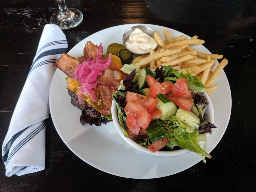 The Savoy Brasserie | restaurant | 334 Richmond Rd, Ottawa, ON K1Z 5C7, Canada | 6136861903 OR +1 613-686-1903