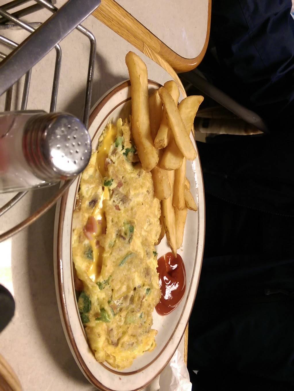 Rays Family Restaurant | restaurant | 801 St Charles St, Elgin, IL 60120, USA | 8477417110 OR +1 847-741-7110