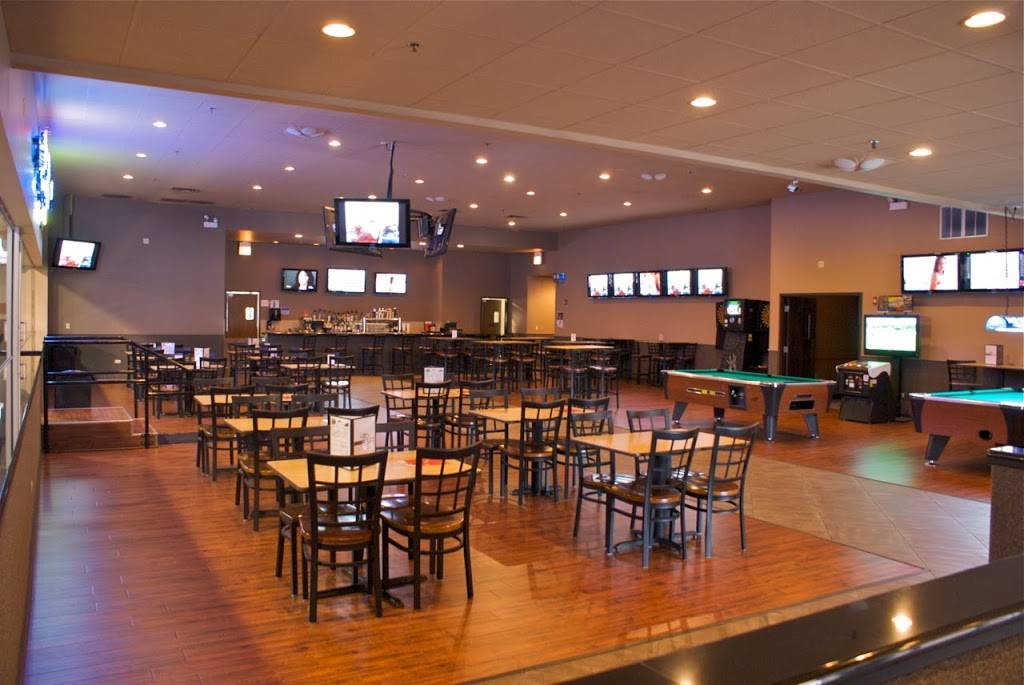 WhirlyBall Lombard | restaurant | 800 E Roosevelt Rd, Lombard, IL 60148, USA | 6309324800 OR +1 630-932-4800