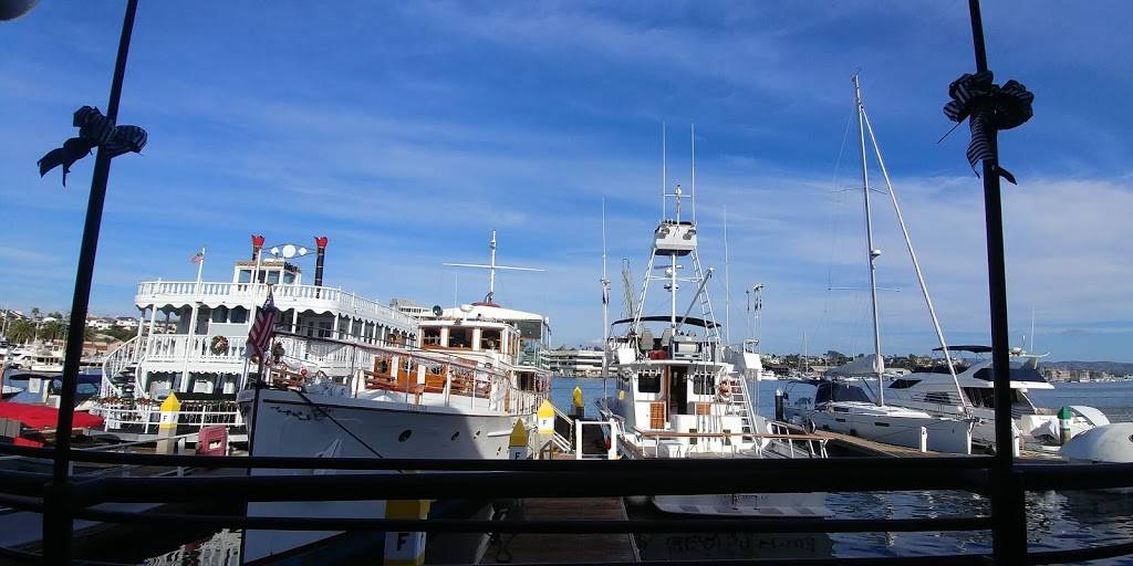 Circle Hook Fish Company | restaurant | 3432 Via Oporto Suite 104, Newport Beach, CA 92663, USA | 9492009476 OR +1 949-200-9476