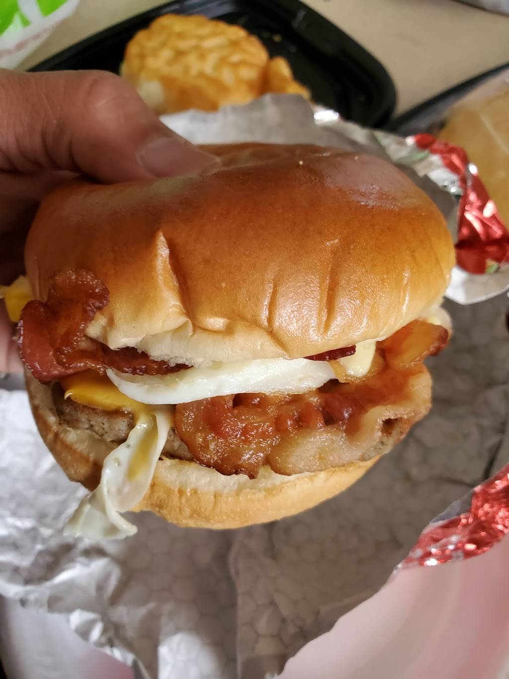 Wendys | restaurant | 2119 N Maize Rd, Wichita, KS 67212, USA | 3167215583 OR +1 316-721-5583