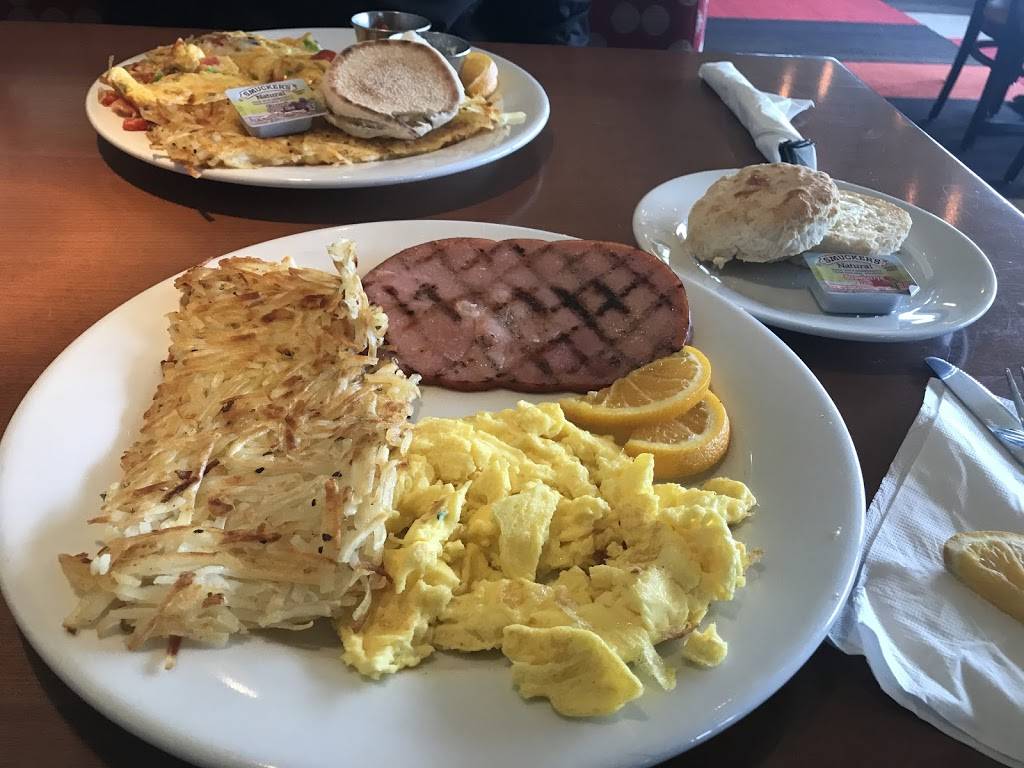 Urban Elk Bar & Restaurant | restaurant | 2013 S Cedar St, Tacoma, WA 98405, USA | 2533436090 OR +1 253-343-6090