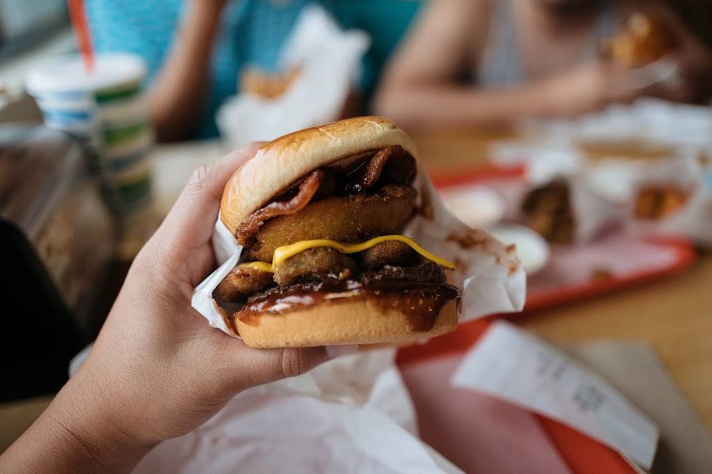 Get the Burger | restaurant | 42151 Big Bear Blvd, Big Bear Lake, CA 92315, USA | 9098668800 OR +1 909-866-8800